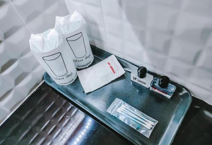 标准间, The Harbour Front