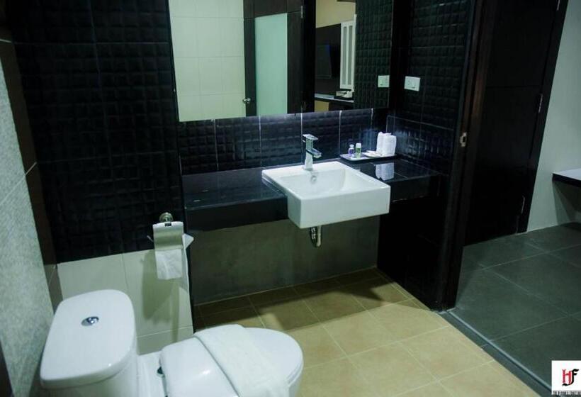 标准间, The Harbour Front