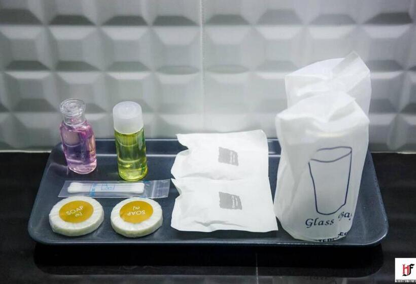 标准间, The Harbour Front