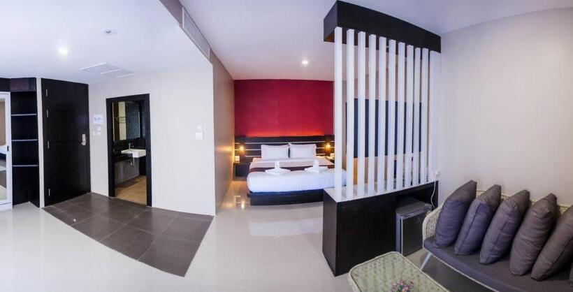 豪华房间, The Harbour Front