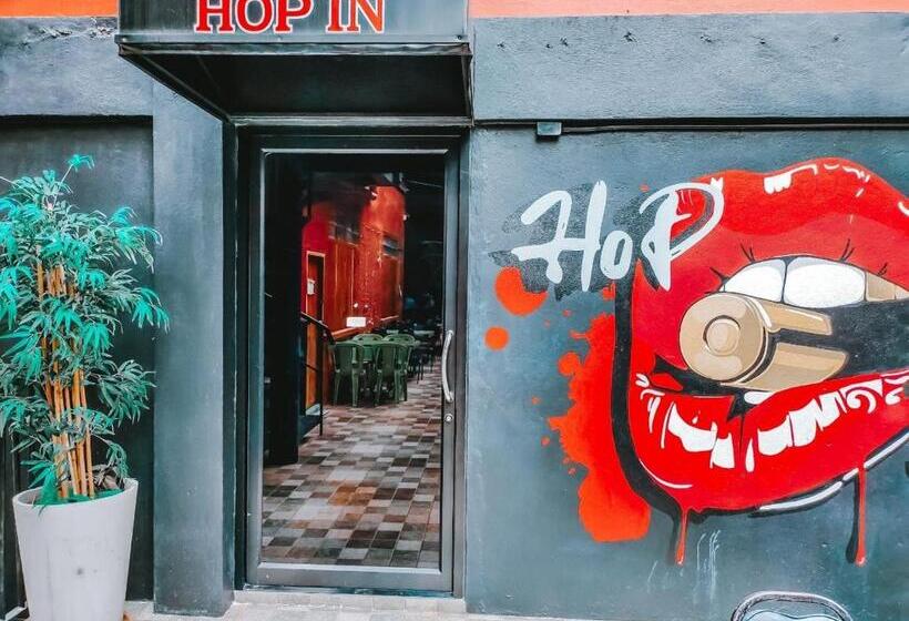 经济房, The Harbour Front