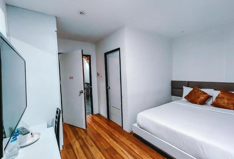 经济房, The Harbour Front