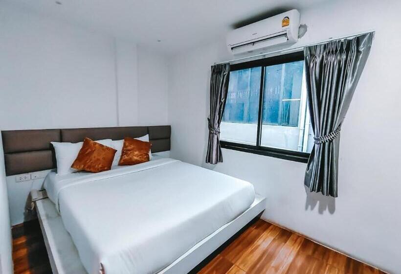 经济房, The Harbour Front