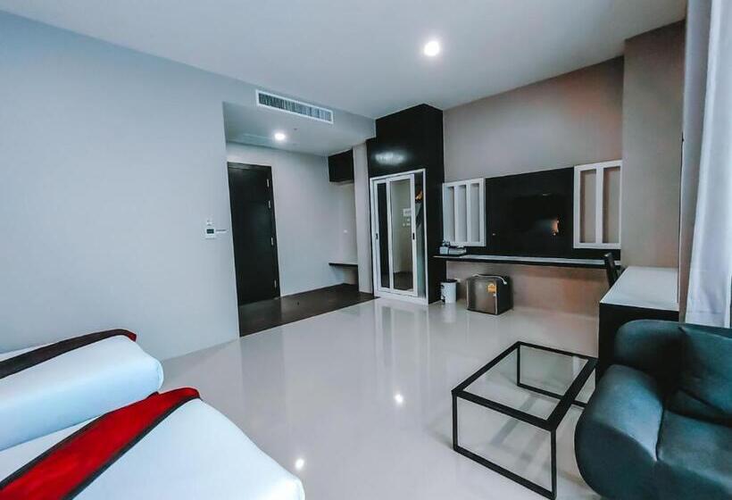 家庭间, The Harbour Front