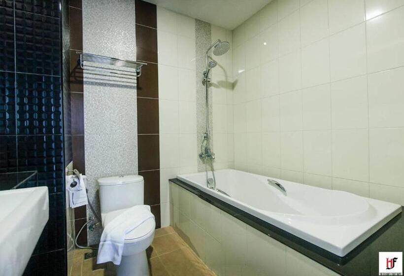 豪华房间, The Harbour Front