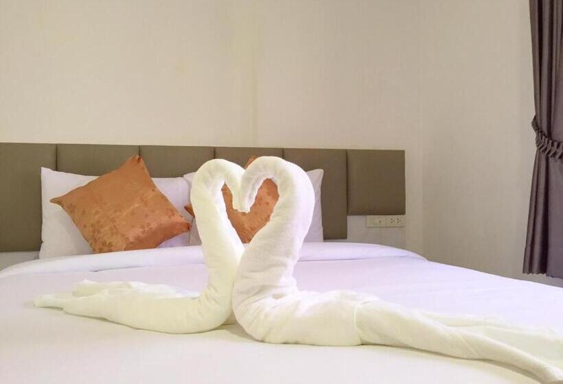 经济房, The Harbour Front