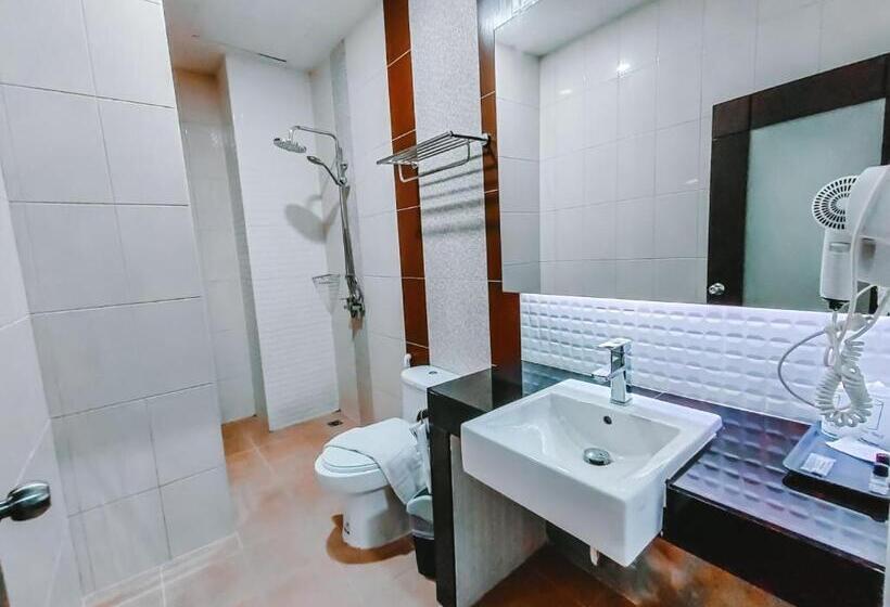 家庭间, The Harbour Front