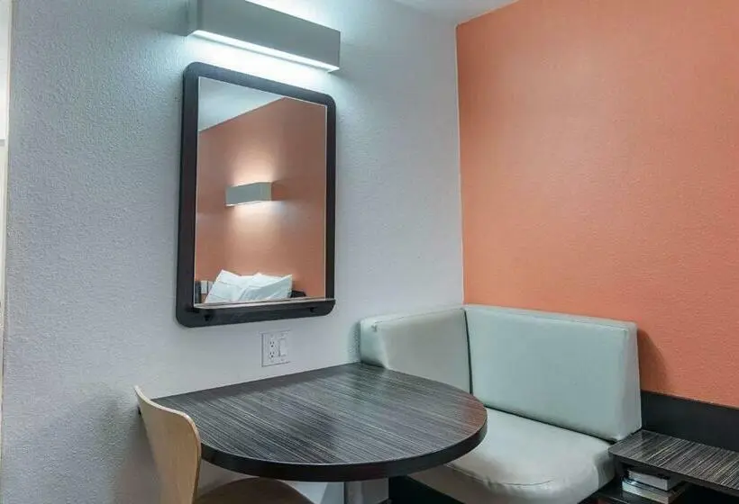 キングサイズベッドのスタンダードルーム, Motel 6 Texarkana, Ar