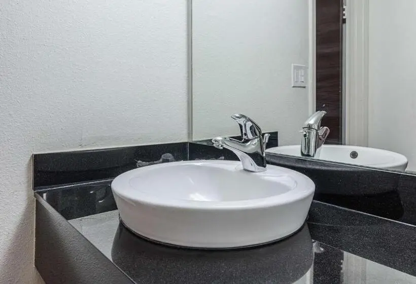 身障者適用キングサイズベッドルーム, Motel 6 Texarkana, Ar