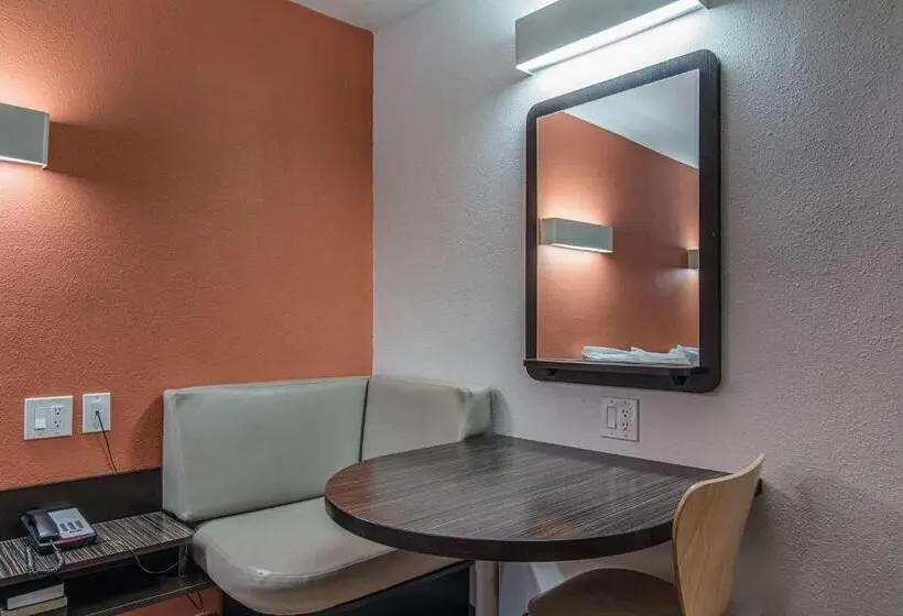 身障者適用キングサイズベッドルーム, Motel 6 Texarkana, Ar