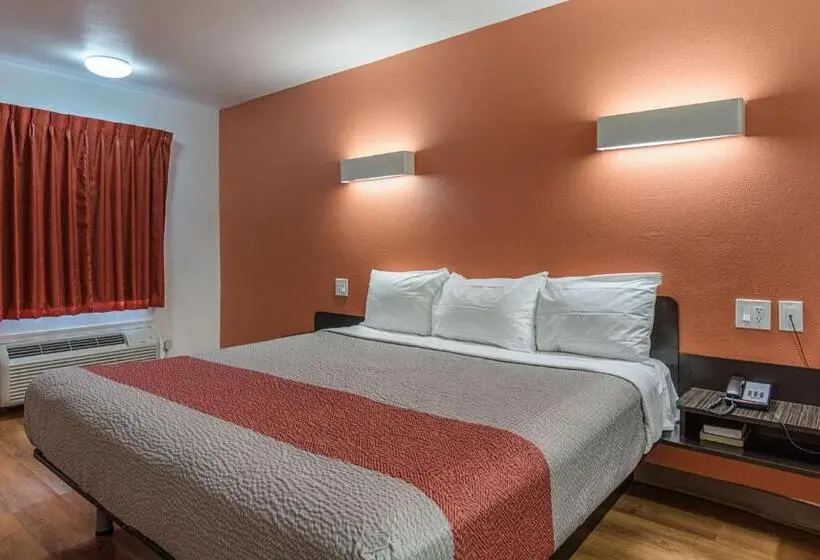 身障者適用キングサイズベッドルーム, Motel 6 Texarkana, Ar