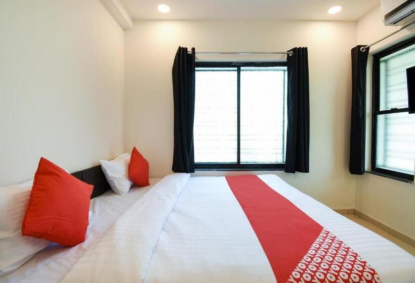 غرفة كلاسيكية ثلاثية, White House Regency