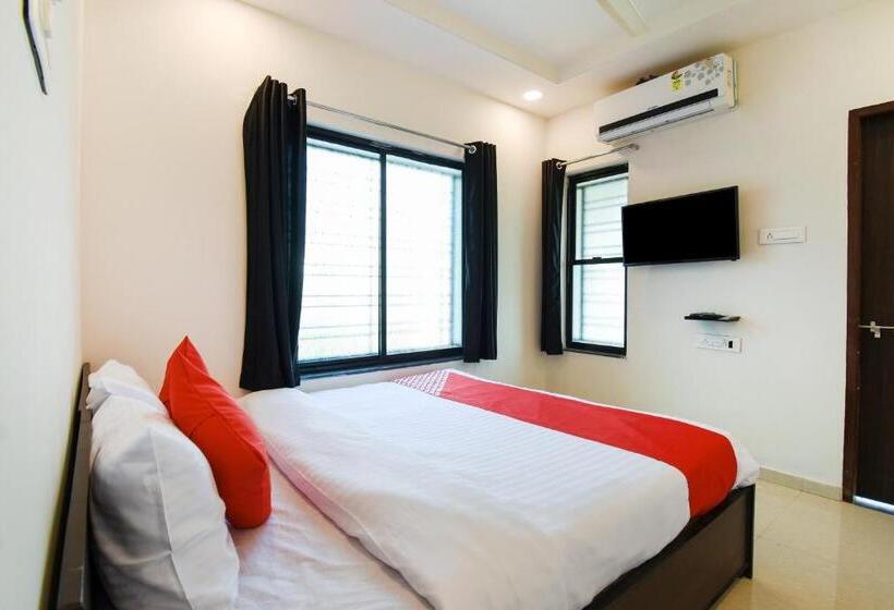 غرفة أساسية, White House Regency