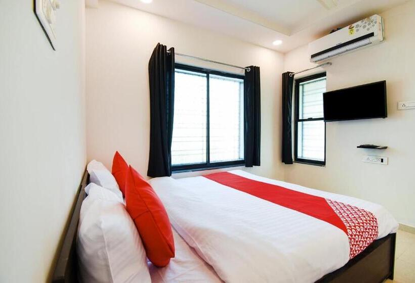 غرفة أساسية, White House Regency