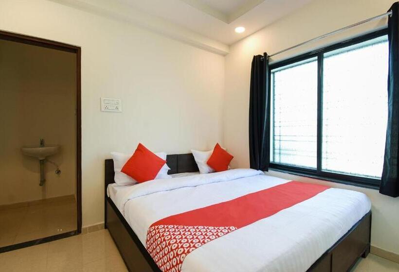 غرفة كلاسيكية ثلاثية, White House Regency