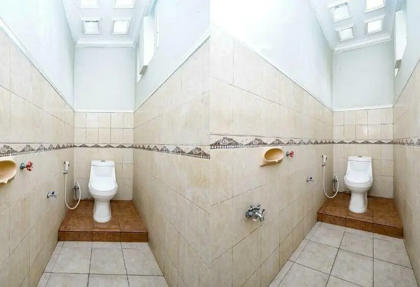 Quarto Economy, Oyo 2436 Kencana