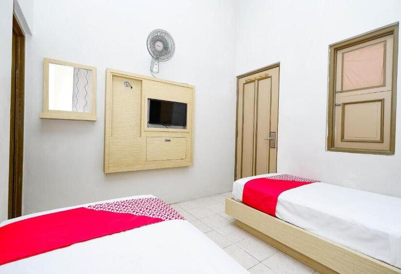 エコノミールーム, Oyo 2436  Kencana