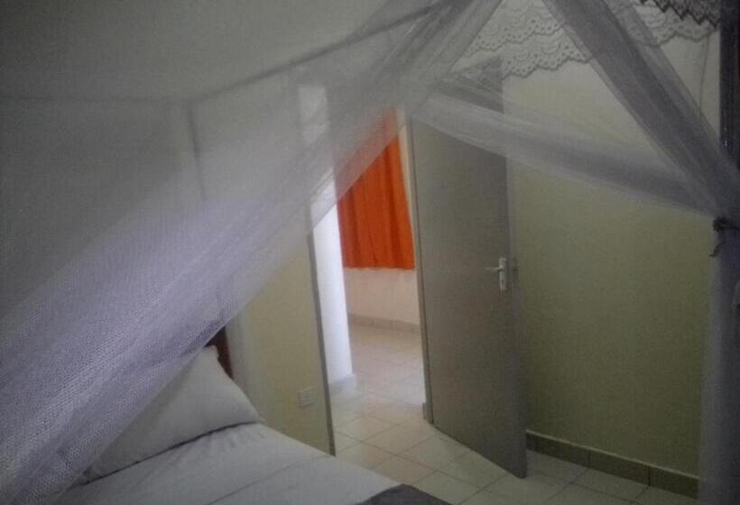 اتاق خانوادگی, Marya Shelters Limited