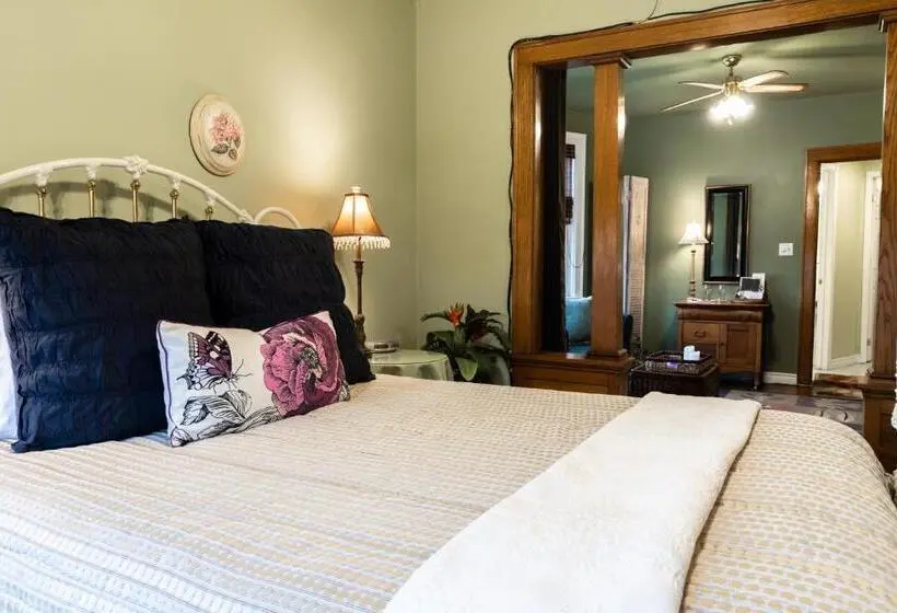 استودیوی لوکس, A Hidden Gem Bed And Breakfast