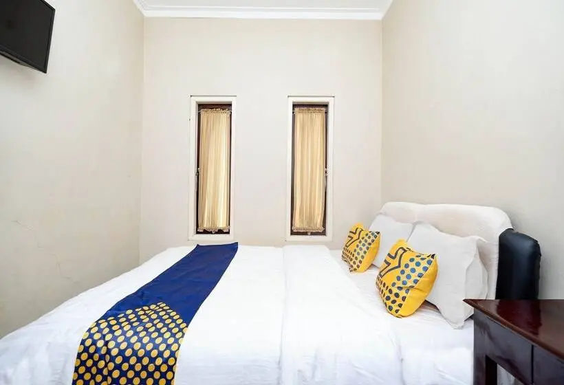 スタンダードルーム, Spot On 2414 Homestay Potroyudan Syariah