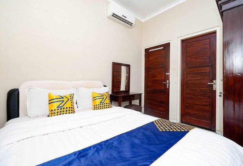スタンダードルーム, Spot On 2414 Homestay Potroyudan Syariah