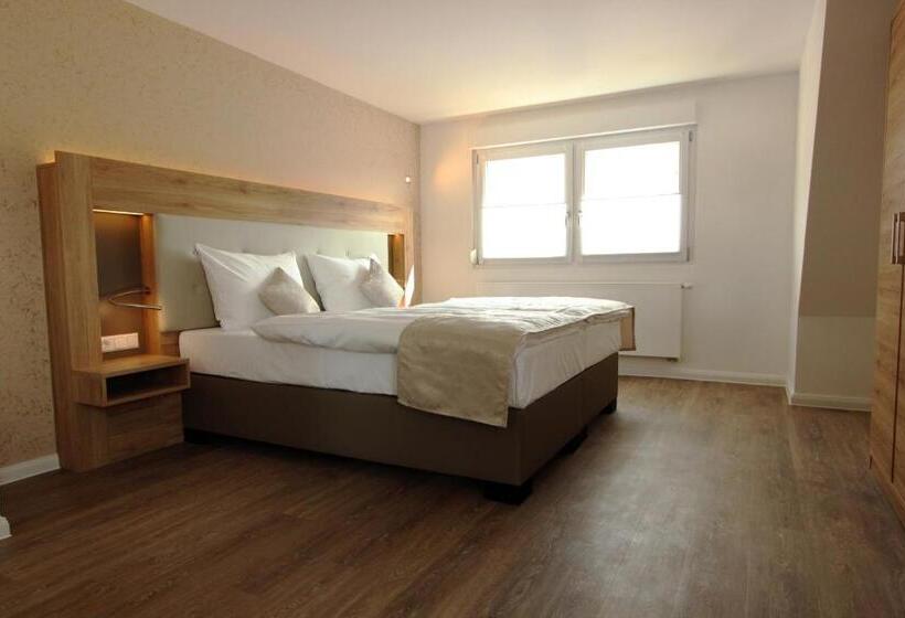 Quarto deluxe, Adler