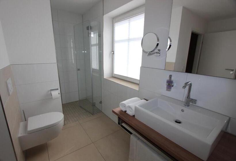 Quarto deluxe, Adler