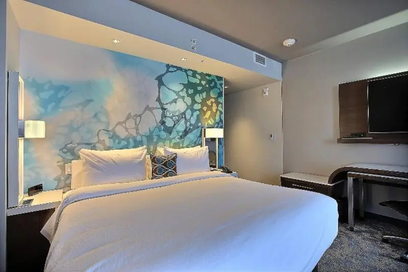 キングサイズベッドのスイートルーム, Courtyard By Marriott Montreal Brossard