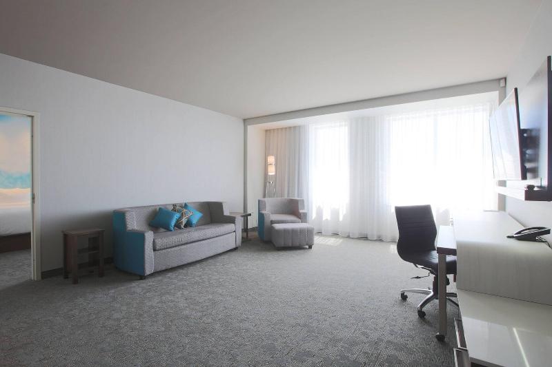 스위트 킹사이즈 침대, Courtyard By Marriott Montreal Brossard