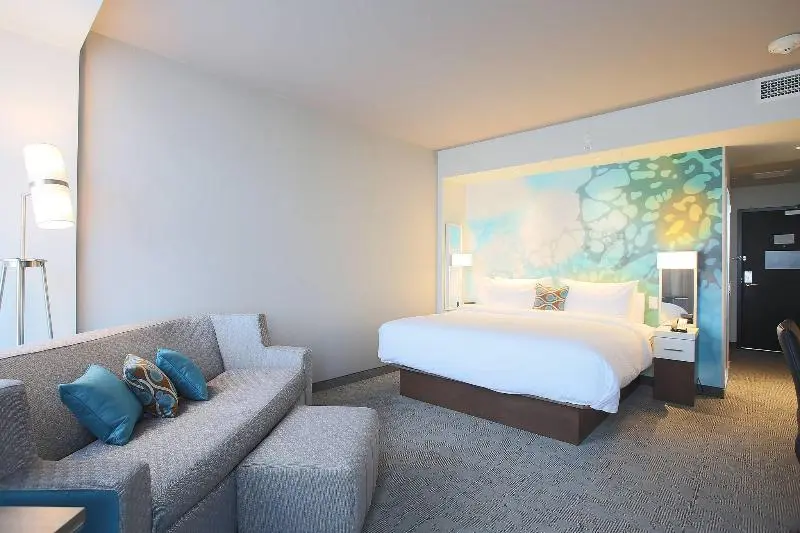 キングサイズベッドのスタンダードルーム, Courtyard By Marriott Montreal Brossard