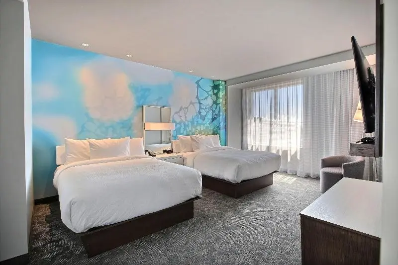 クイーンサイズベッドのエクゼクティブルーム, Courtyard By Marriott Montreal Brossard