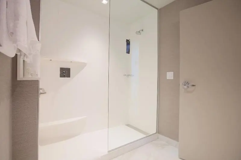 クイーンサイズベッドのエクゼクティブルーム, Courtyard By Marriott Montreal Brossard