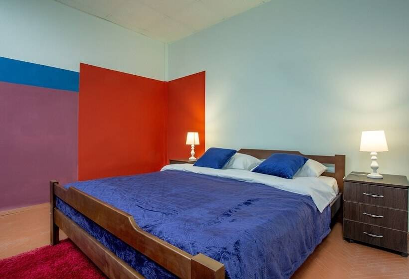 اتاق لوکس, P2b Hostel & Bar