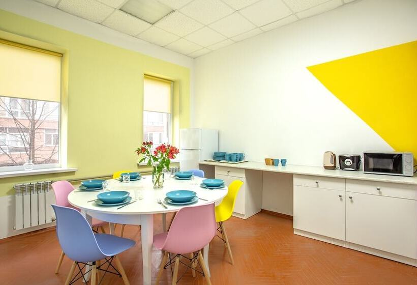 اتاق لوکس, P2b Hostel & Bar