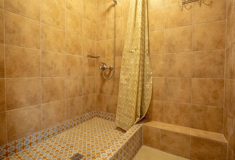 تختخواب در اتاق مشترک, P2b Hostel & Bar