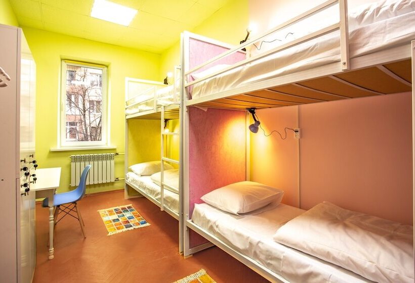 تختخواب در اتاق مشترک, P2b Hostel & Bar