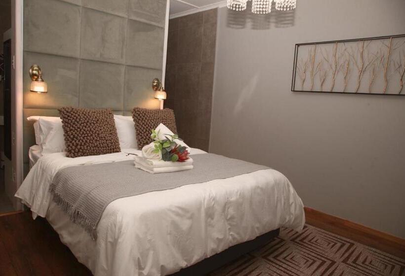 غرفة قياسية مطلّة علي حمام السباحة, The Retreat Guesthouse