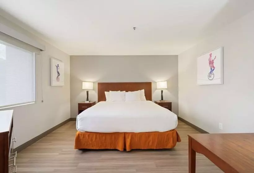Perhesviitti, Best Western Lake Oswego Hotel & Suites