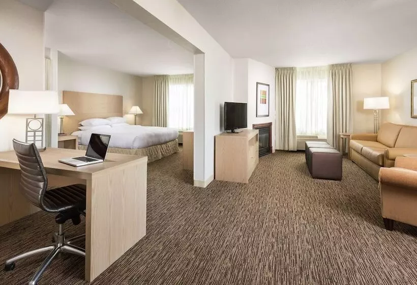 キングサイズベッドのジュニアスイート, Doubletree By Hilton Portland Tigard