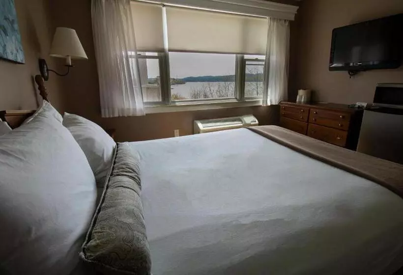 スタンダードルーム, Inn On The Hudson