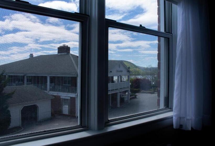חדר סטנדרט עם מיטת קינג, Inn On The Hudson