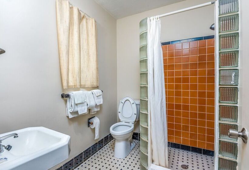 Номер Стандарт 2 Двуспальные Кровати, Parkway Inn