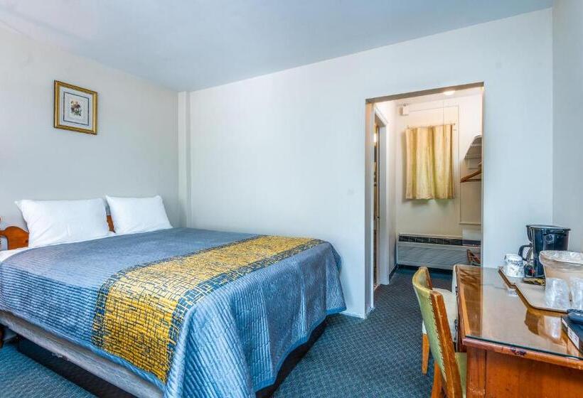 Номер Стандарт, Parkway Inn