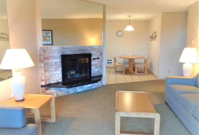 شقة غرفتين, The Polynesian Resort