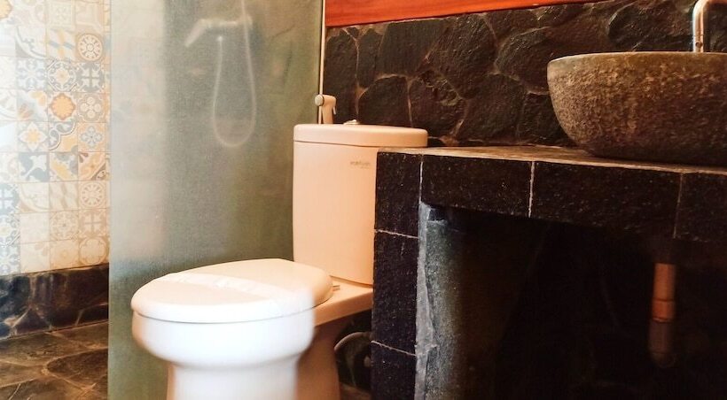 غرفة ديلوكس ثلاثية, Bunga Ayu Seaside Resort