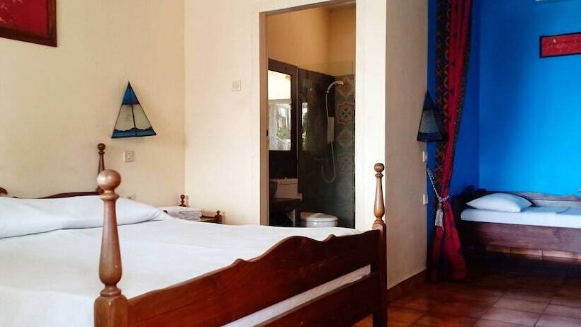 غرفة ديلوكس ثلاثية, Bunga Ayu Seaside Resort