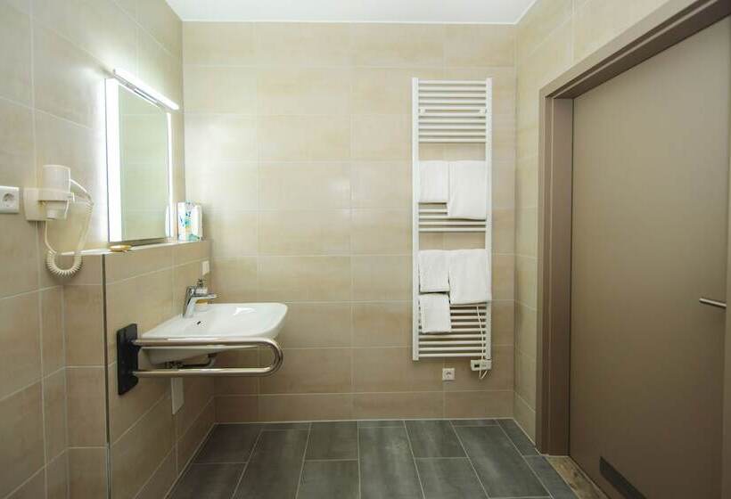 غرفة قياسية لذوى الاحتياجات الخاصة, Filderhof Reutlingen