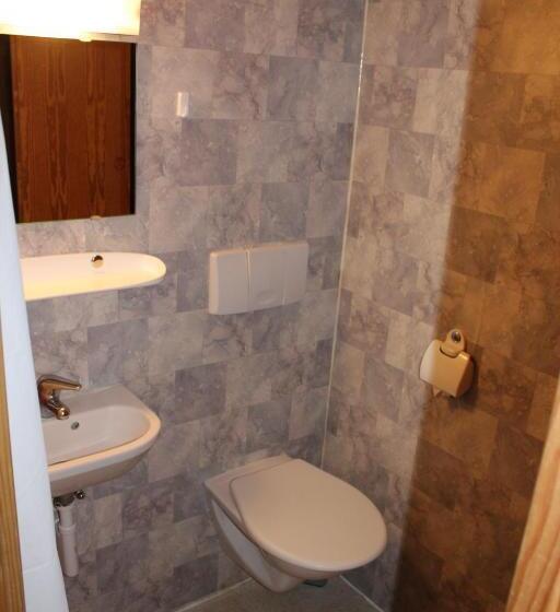 اتاق خانوادگی, Alte Sektion Und Alpenblick