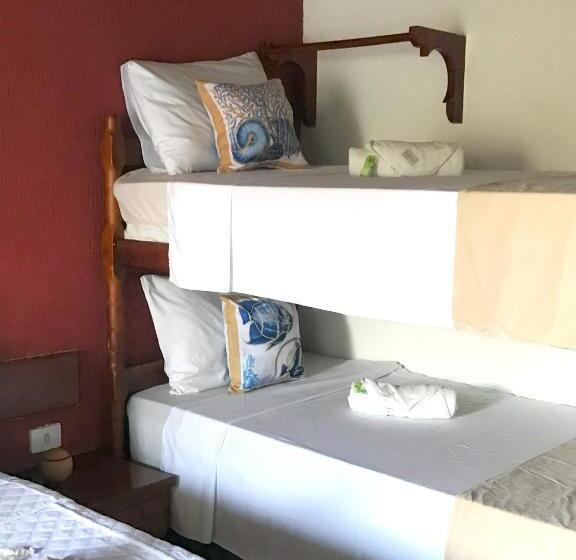 Standard Værelse til 4 pers. med Balkon, Pousada Marujos