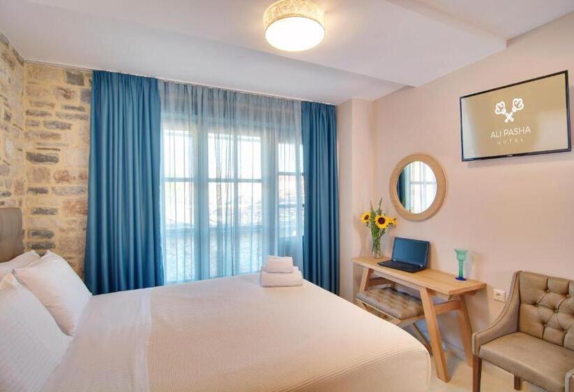 غرفة ديلوكس, Ali Pasha